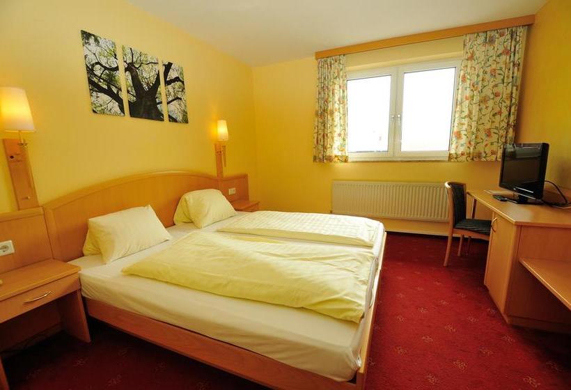 Hotelli Berggasthof Schwaighofwirt