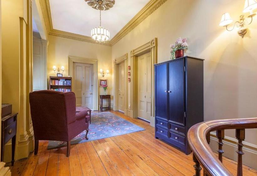 هتل Chipman Hill Suites - 9 Chipman Hill