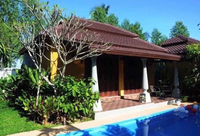 בית מלון כפרי Excellence Villas & Hostel