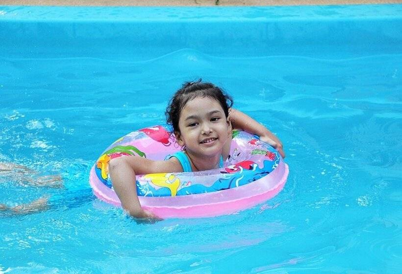 בית מלון כפרי Excellence Villas & Hostel