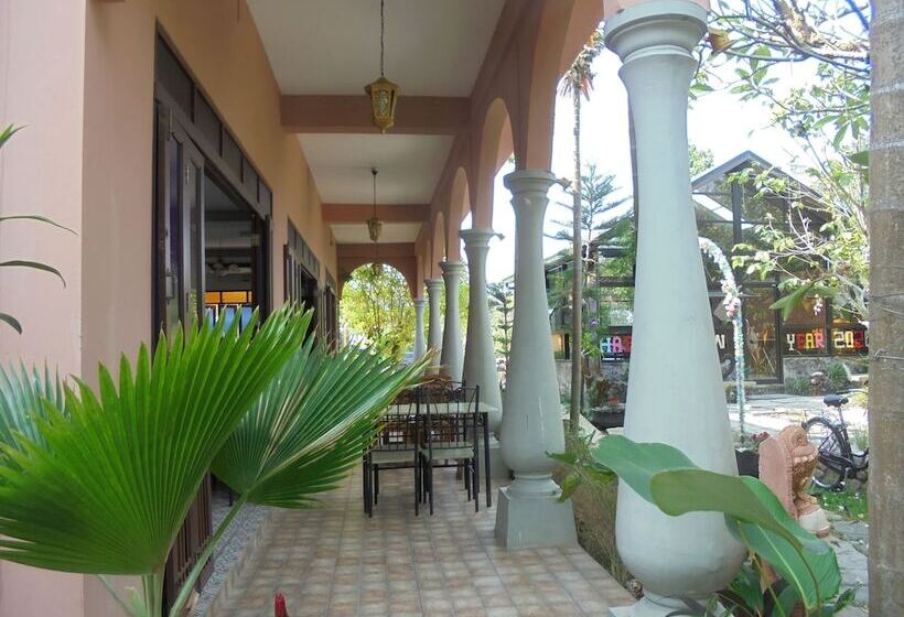 בית מלון כפרי Excellence Villas & Hostel