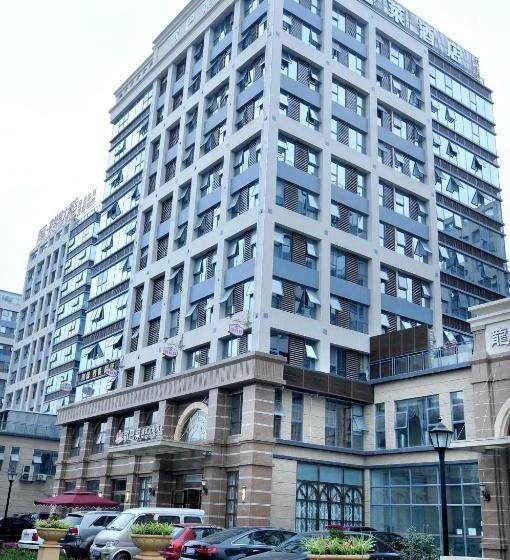 Отель Chengdu French Theme Gold Palace