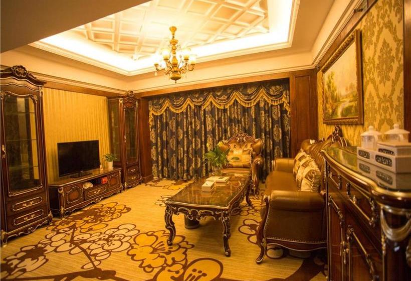 Отель Chengdu French Theme Gold Palace