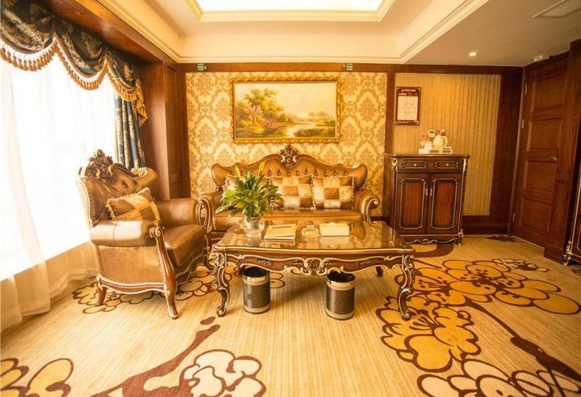 Отель Chengdu French Theme Gold Palace
