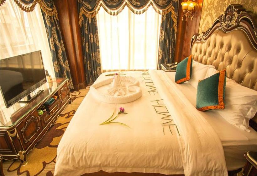 Отель Chengdu French Theme Gold Palace