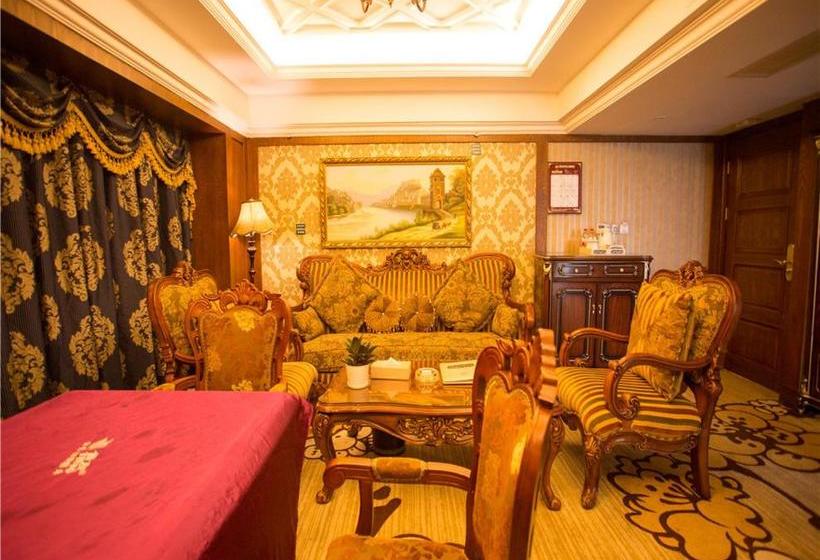 Отель Chengdu French Theme Gold Palace