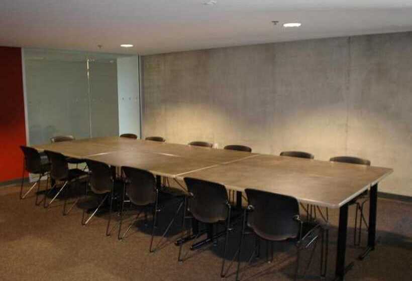 בית מלון כפרי Humber College Lakeshore Campus Residence