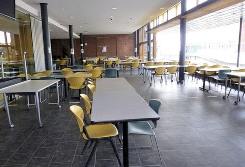 בית מלון כפרי Humber College Lakeshore Campus Residence