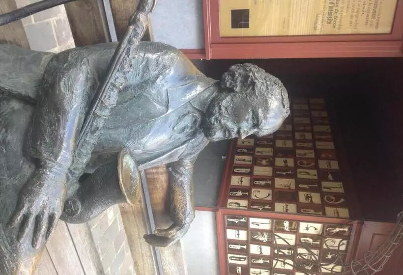 Hotelli Les Voisins De Mr Sax