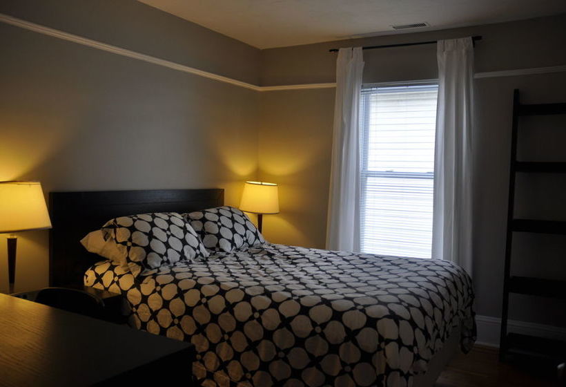 Hotel Moncton Suites - 267 Universite Ave