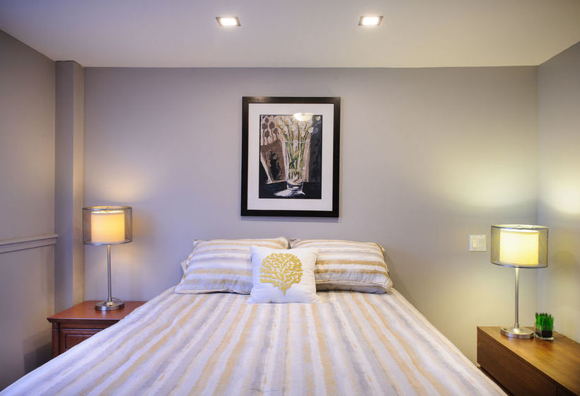 Hotel Moncton Suites - 267 Universite Ave