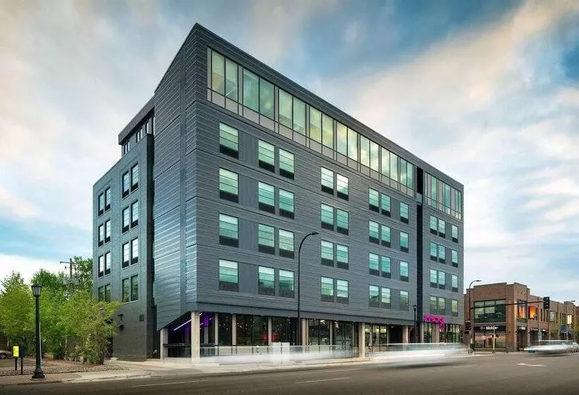هتل Moxy Minneapolis Uptown