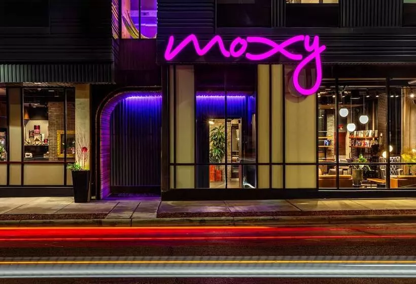 هتل Moxy Minneapolis Uptown