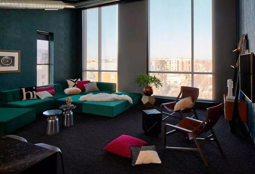 هتل Moxy Minneapolis Uptown