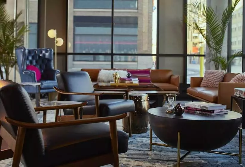 هتل Moxy Minneapolis Uptown