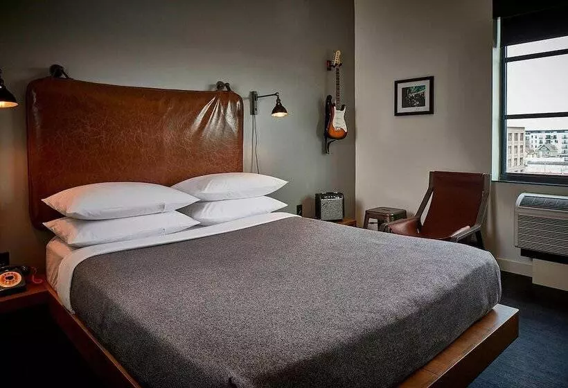 هتل Moxy Minneapolis Uptown