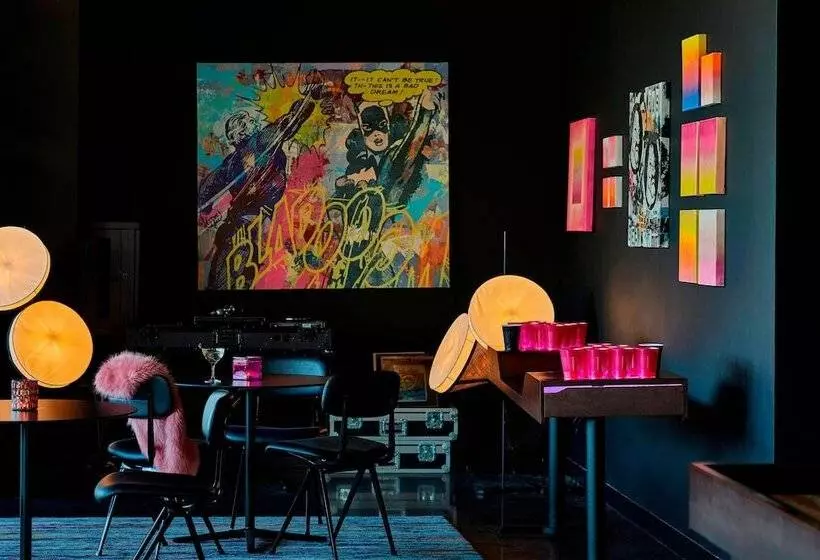 هتل Moxy Minneapolis Uptown