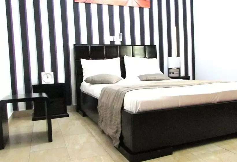 Hotelli Newland Sarl