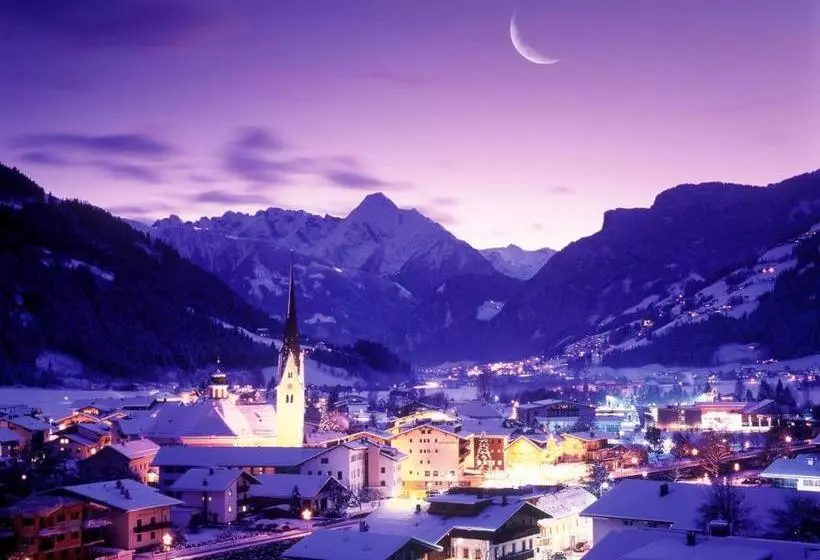 Hotelli Pension Kreuzjoch