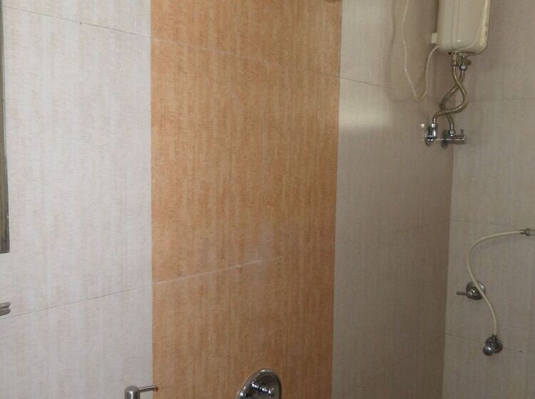 هتل Pratham Executive