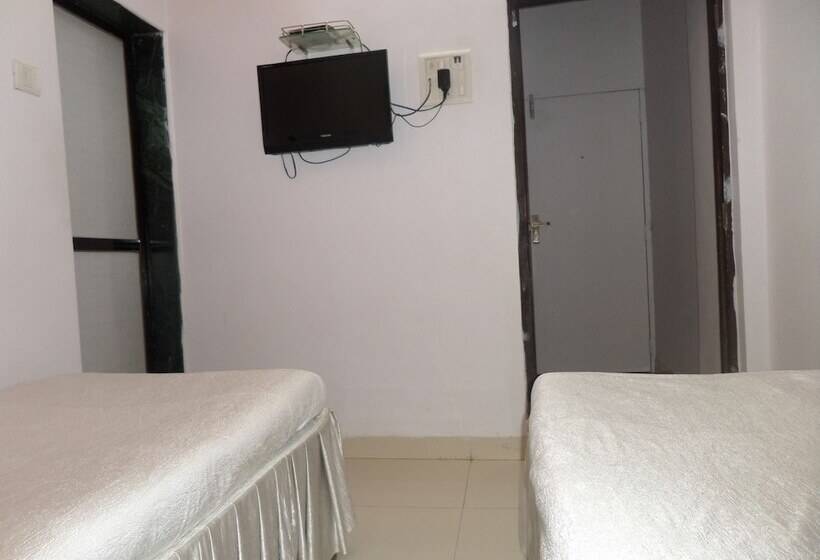 هتل Pratham Executive