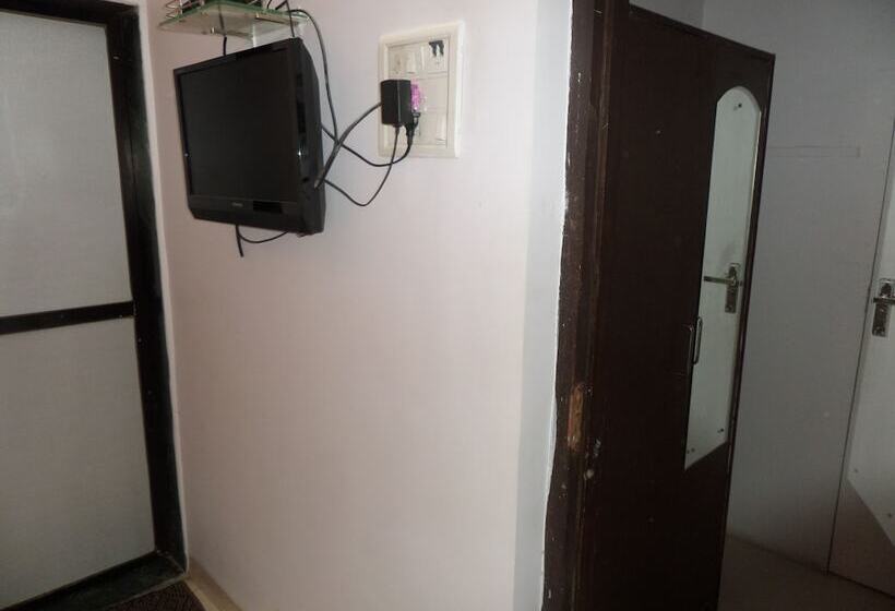 هتل Pratham Executive