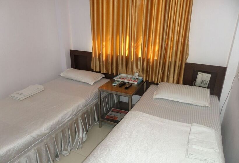 هتل Pratham Executive