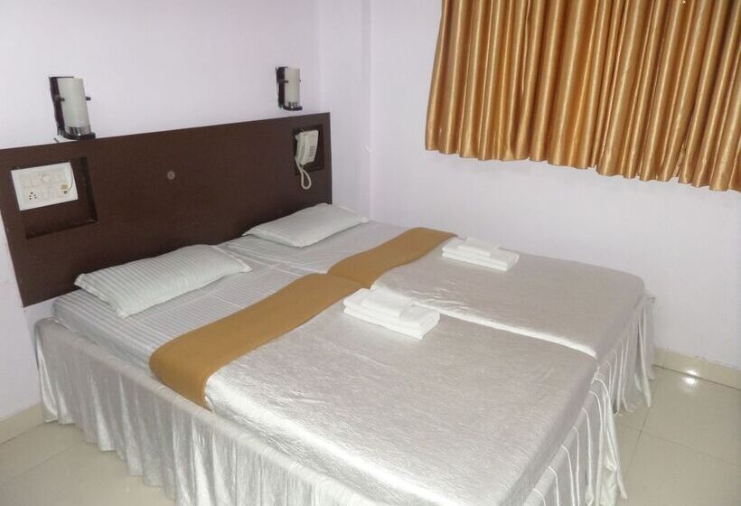 هتل Pratham Executive