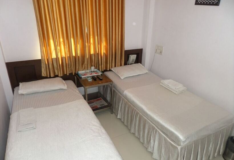 هتل Pratham Executive