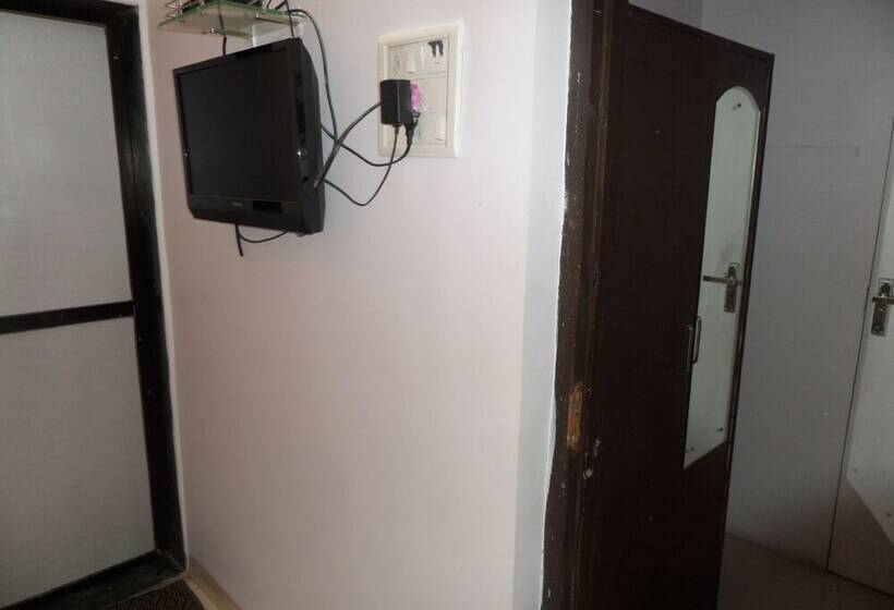 هتل Pratham Executive