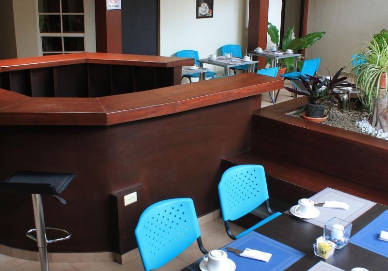 ホテル All Days Inn And Out