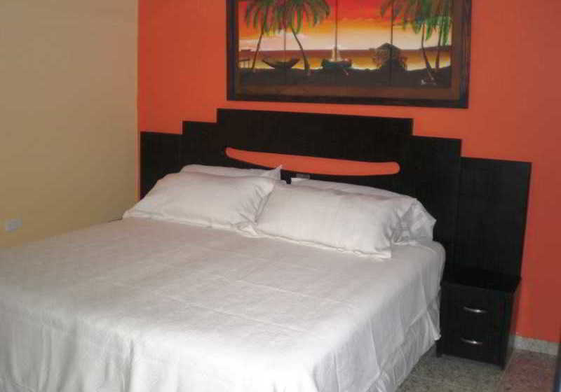 Отель Apartamentos Amoblados Posada Miss Kenjha