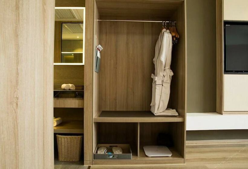 Atour Hotel Hangzhou Xiaoshan Peoples Square