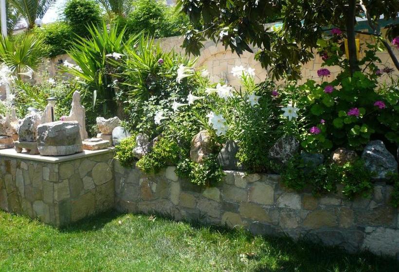 فندق Greenfields Country Club