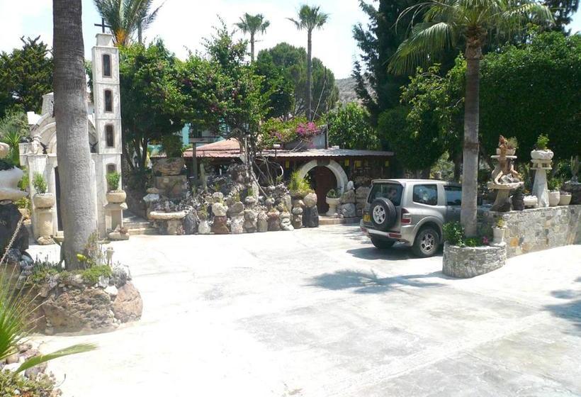 فندق Greenfields Country Club