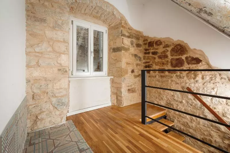 هتل Luxury Rooms Bajamonti