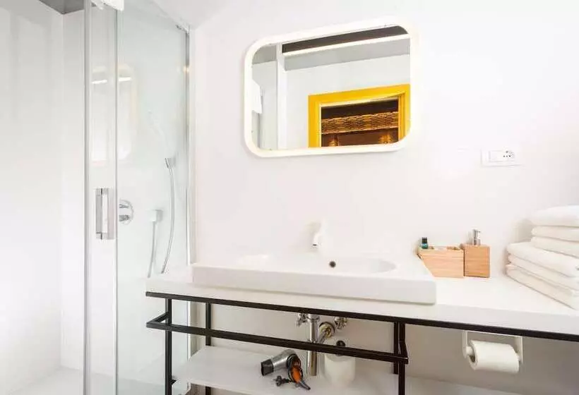 هتل Luxury Rooms Bajamonti