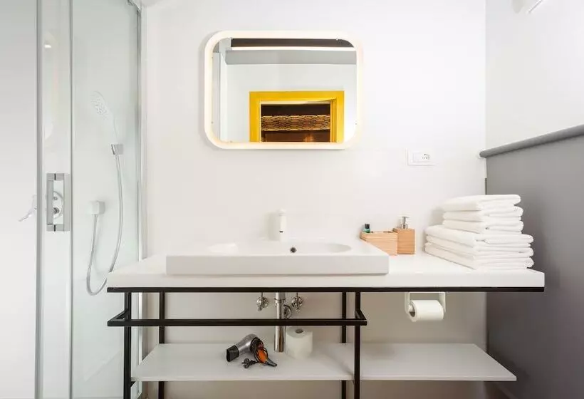 هتل Luxury Rooms Bajamonti