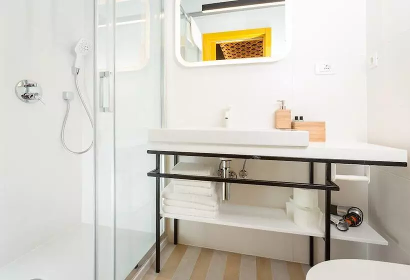 هتل Luxury Rooms Bajamonti