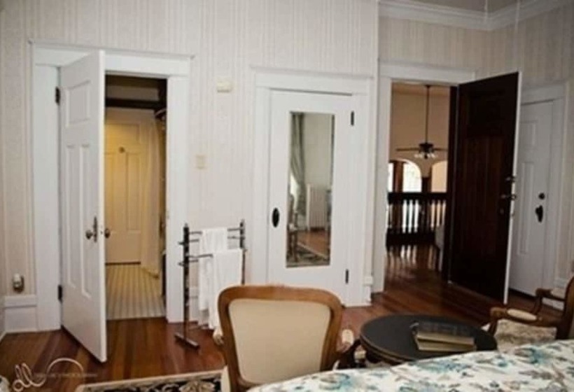 فندق Michael's Mansion