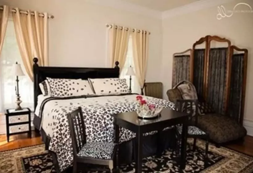 ホテル Michael's Mansion