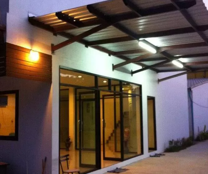 Hotelli Phuthara Mansion