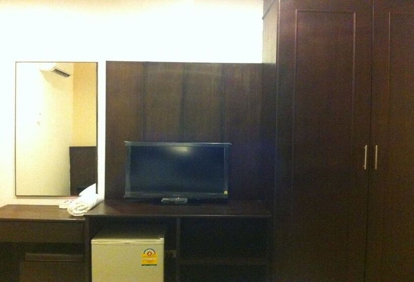 호텔 Phuthara Mansion