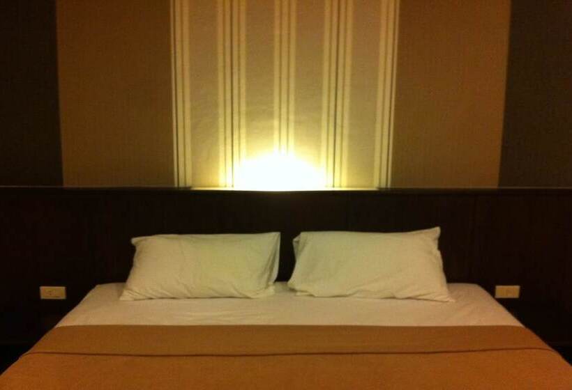 호텔 Phuthara Mansion