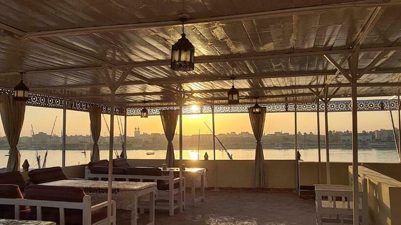 호텔 Senmut Luxory Rooms