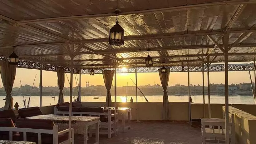 هتل Senmut Luxory Rooms