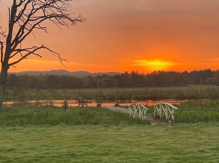 בית מלון כפרי Svostrup Kro