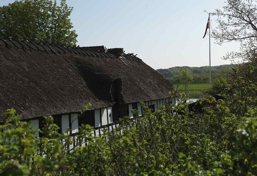 בית מלון כפרי Svostrup Kro