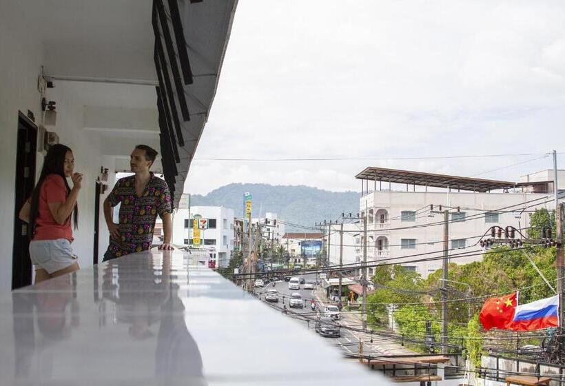 호텔 The Auto Place