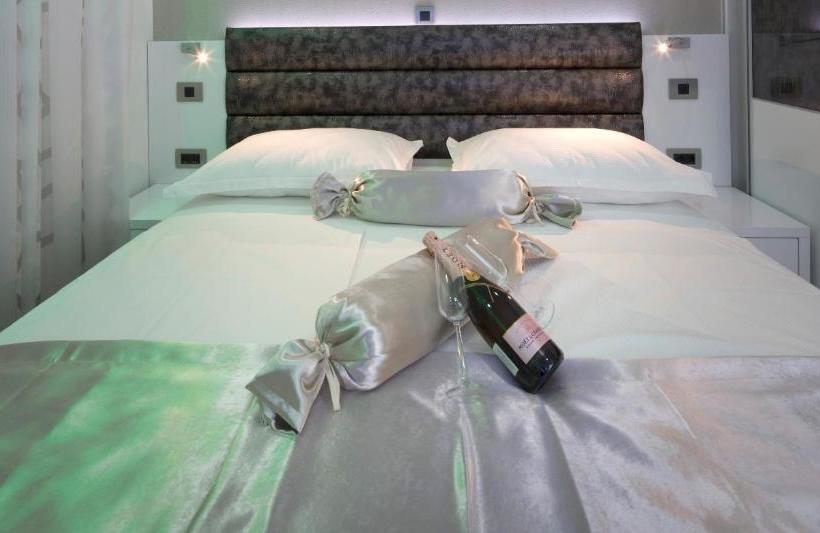 فندق The Seasons Residence